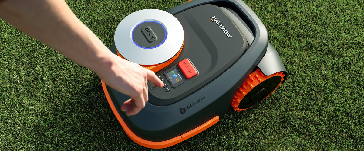 Segway Navimow H210 ob robu trate